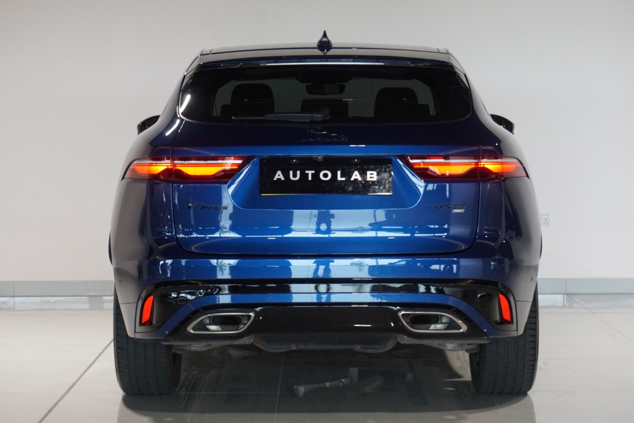 Jaguar F-PACE 3.0 D300 MHEV R-Dynamic SE SUV 5dr Diesel Auto AWD Euro 6 (s/s) (300 ps)